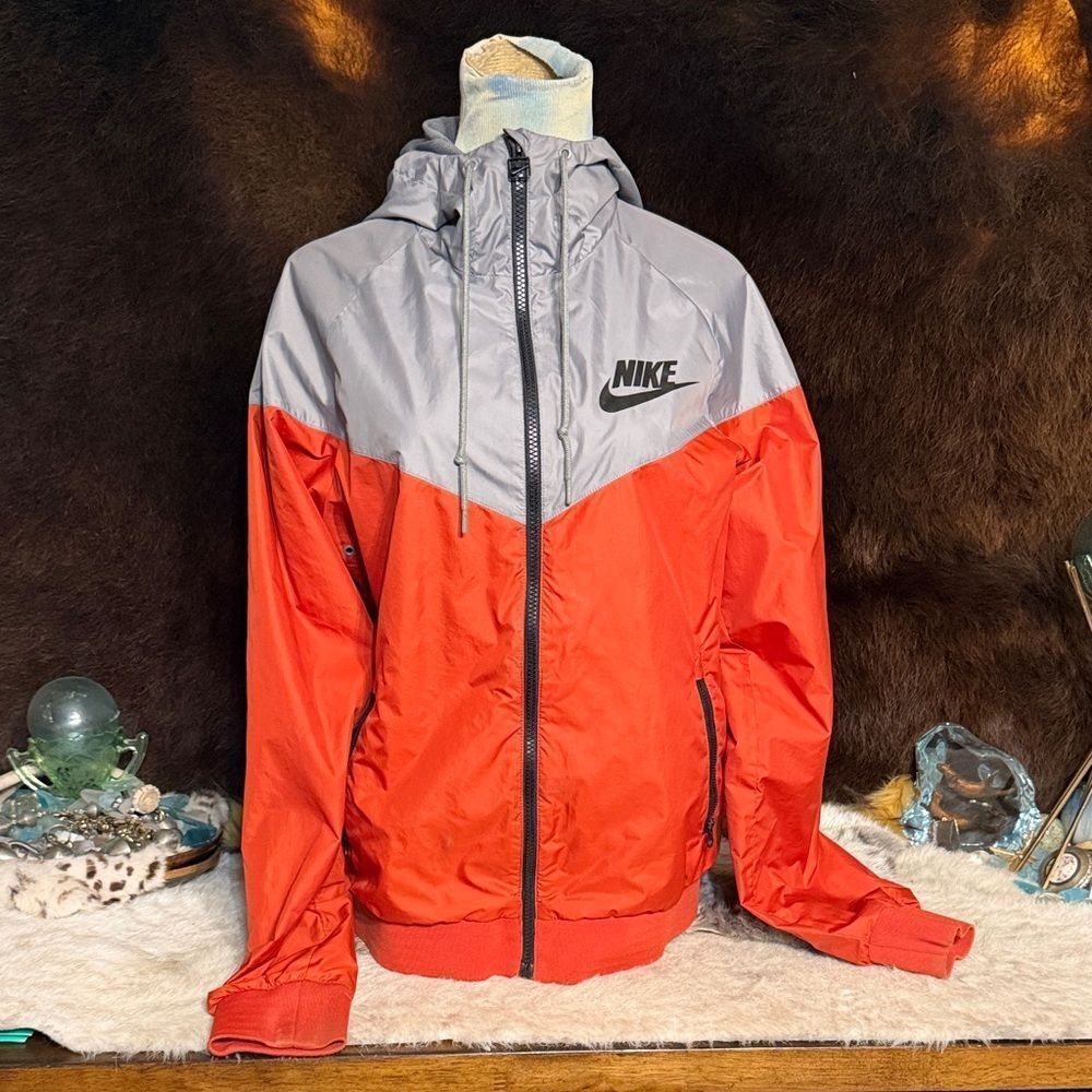 Nike Men's Two-Tone Orange l and Gray Windbreaker S (500)